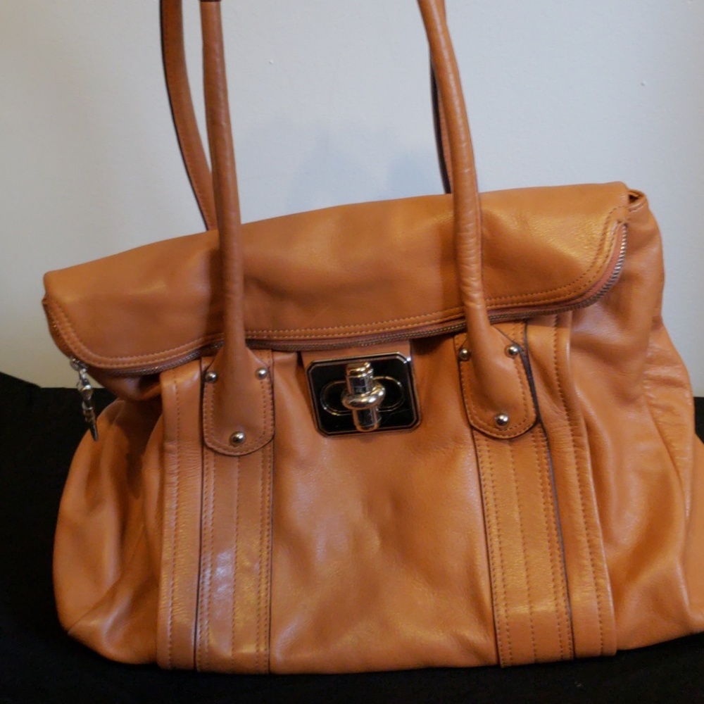 Tan leather shoulder bag